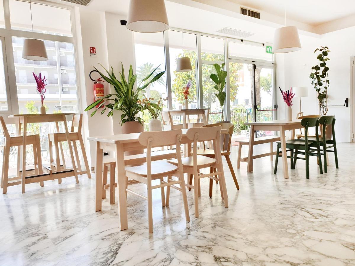Hotel Blumen Сан-Бенедетто-дель-Тронто Екстер'єр фото