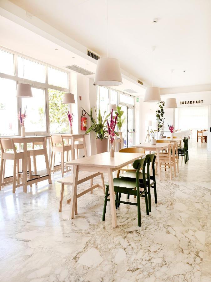 Hotel Blumen Сан-Бенедетто-дель-Тронто Екстер'єр фото