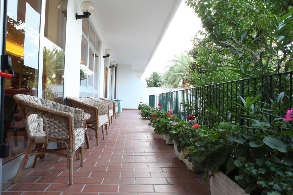 Hotel Blumen Сан-Бенедетто-дель-Тронто Екстер'єр фото