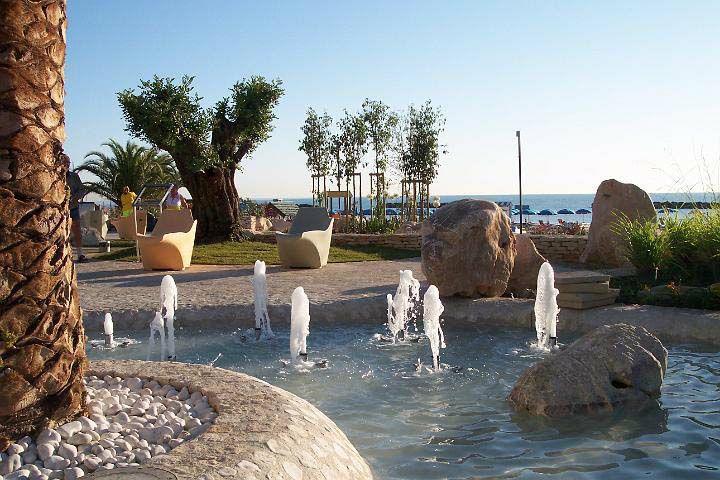 Hotel Blumen Сан-Бенедетто-дель-Тронто Екстер'єр фото